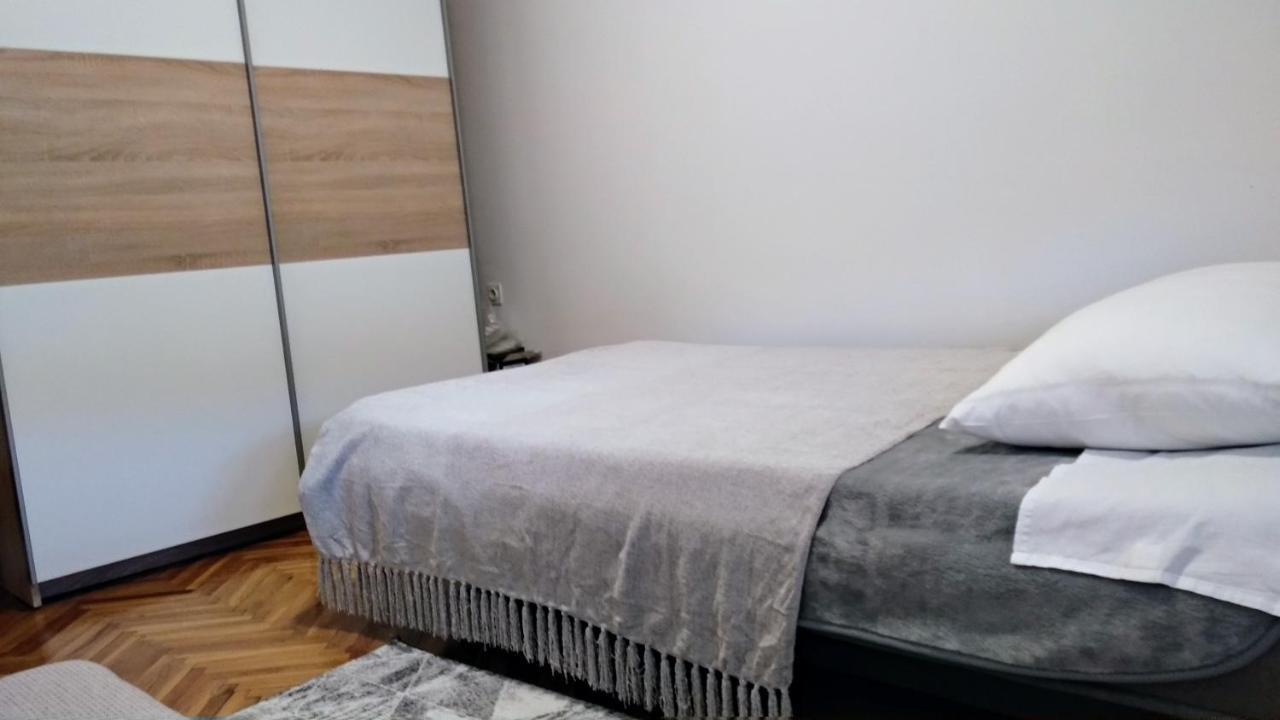 Apartman Tonka Каштела Экстерьер фото