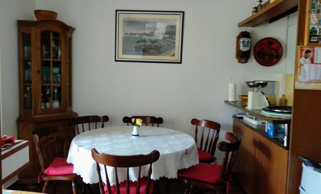 Apartman Tonka Каштела Экстерьер фото